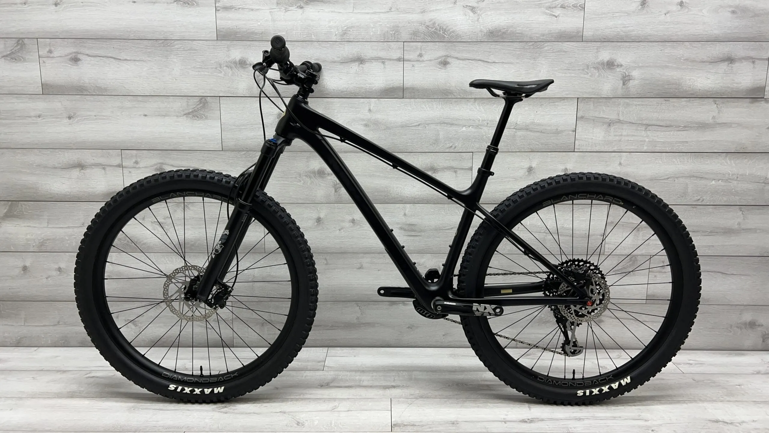 2020 Diamondback Sync'r Carbon 29  Mountain Bike - Medium