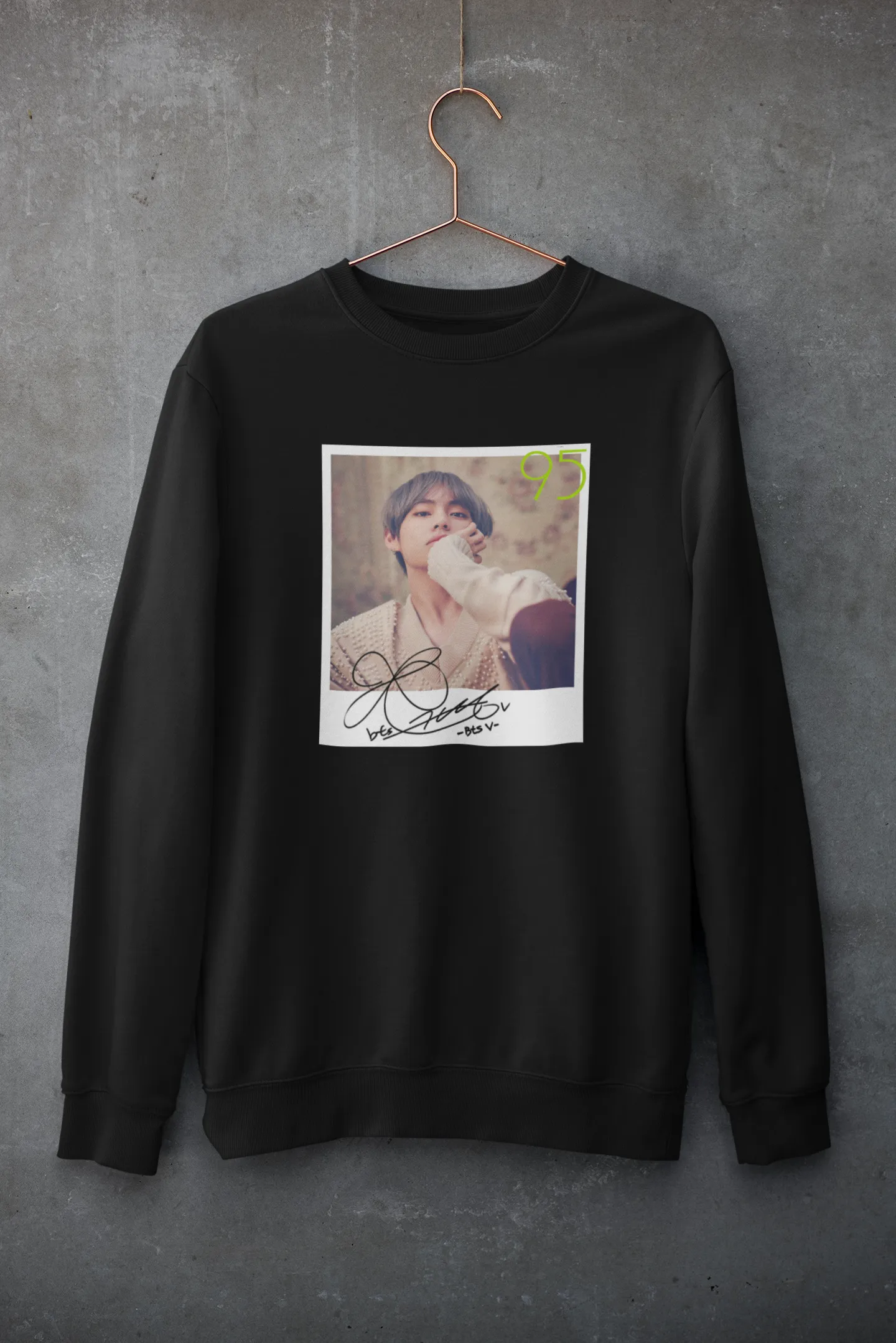 BTS V AUTOGRAPH : BTS - Winter Sweatshirts