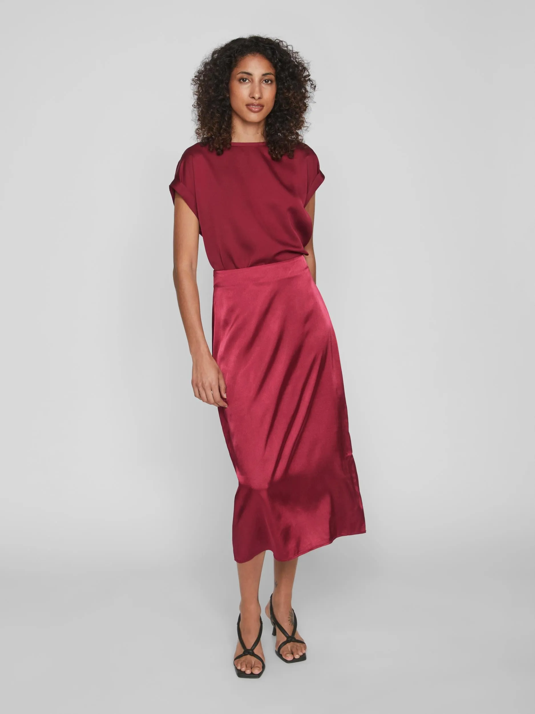 HIMA HIGH WAISTED SKIRT (BEET RED)