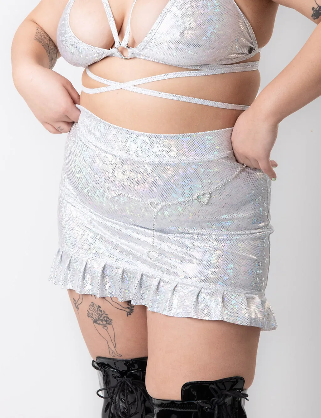 HOLOGRAPHIC FRILL SKIRT - PLAYA WHITE