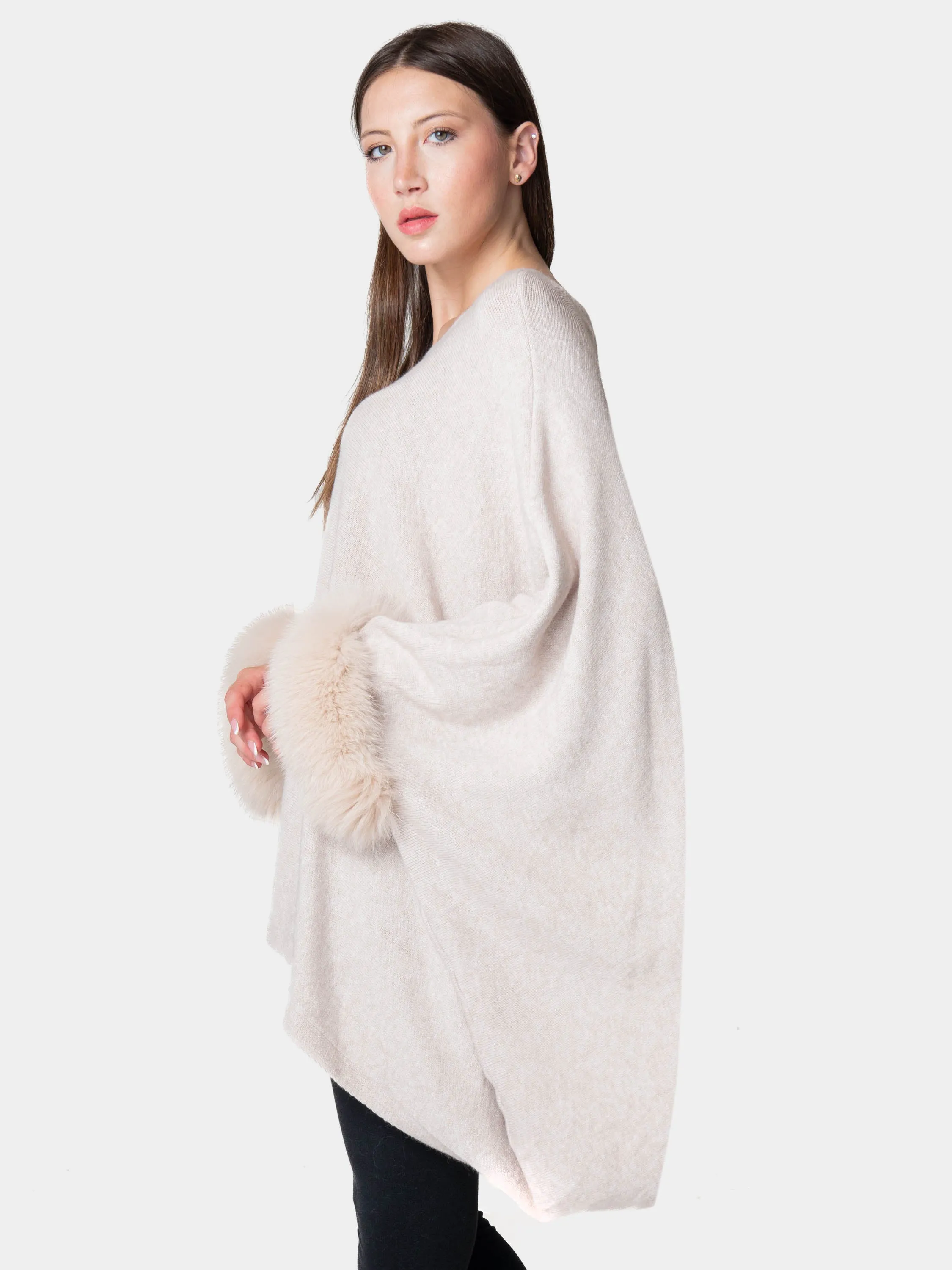 London - Poncho with fur on the cuffs Sand