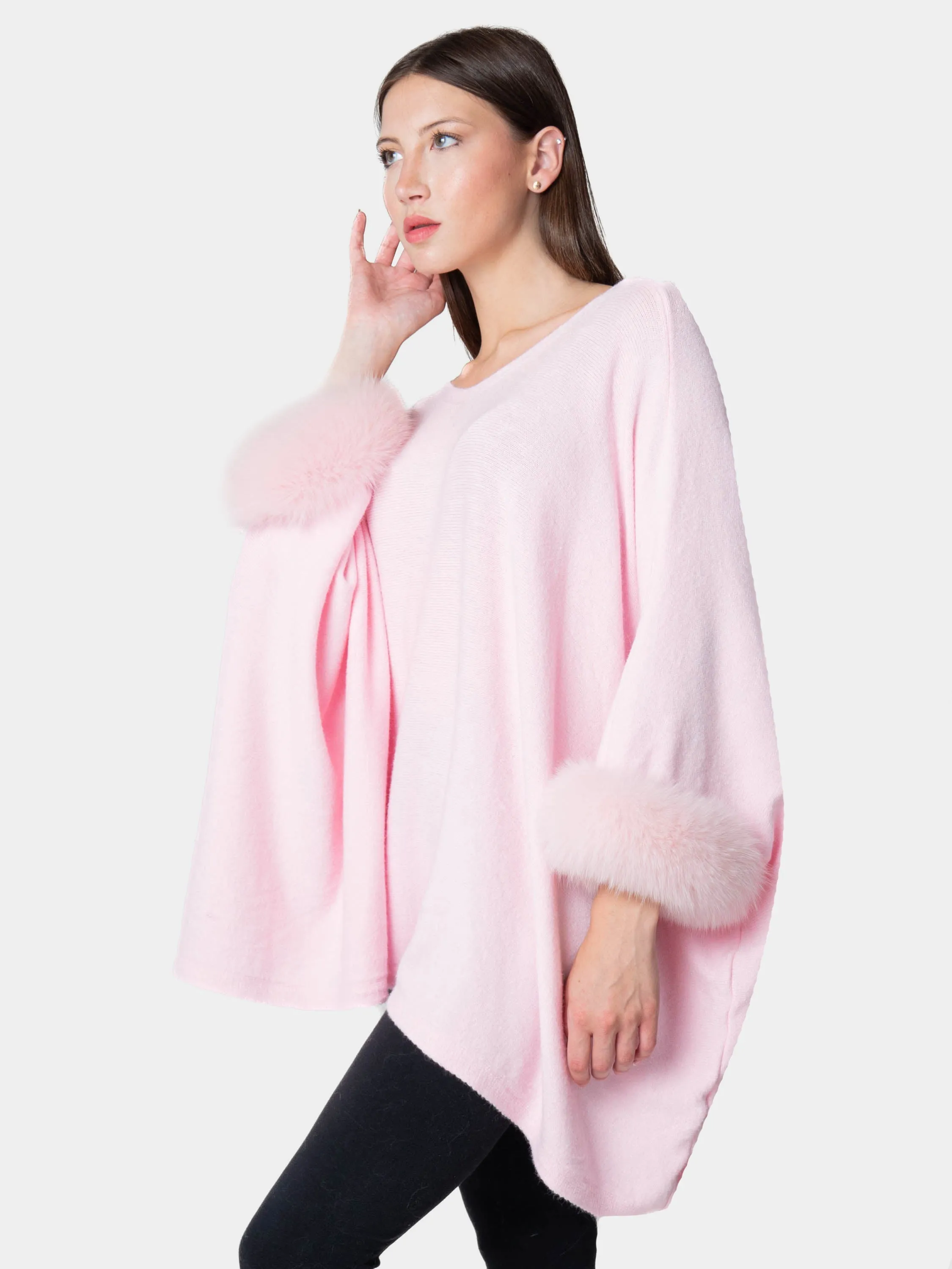 London-Poncho with fur on the pink wrists