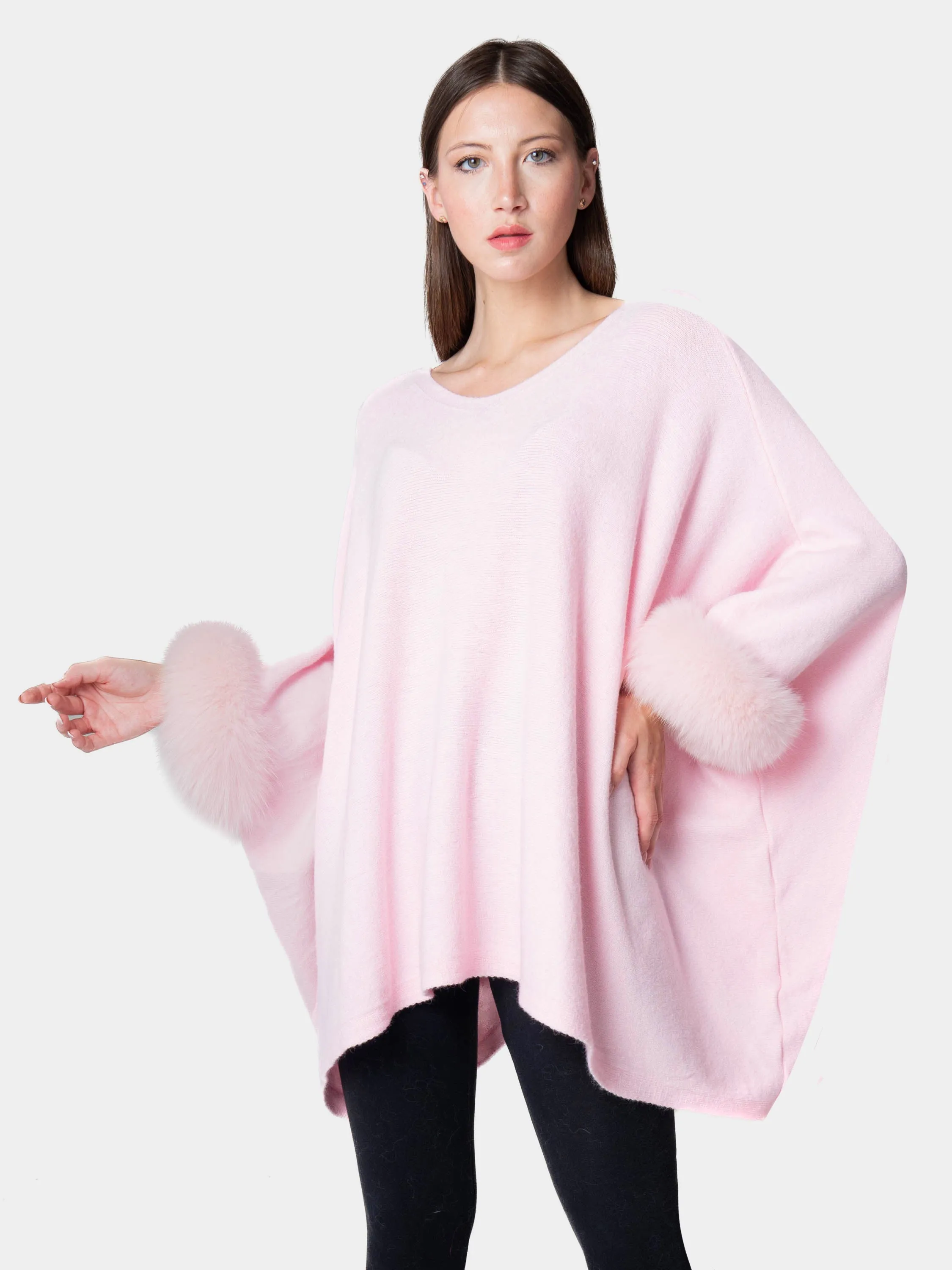 London-Poncho with fur on the pink wrists