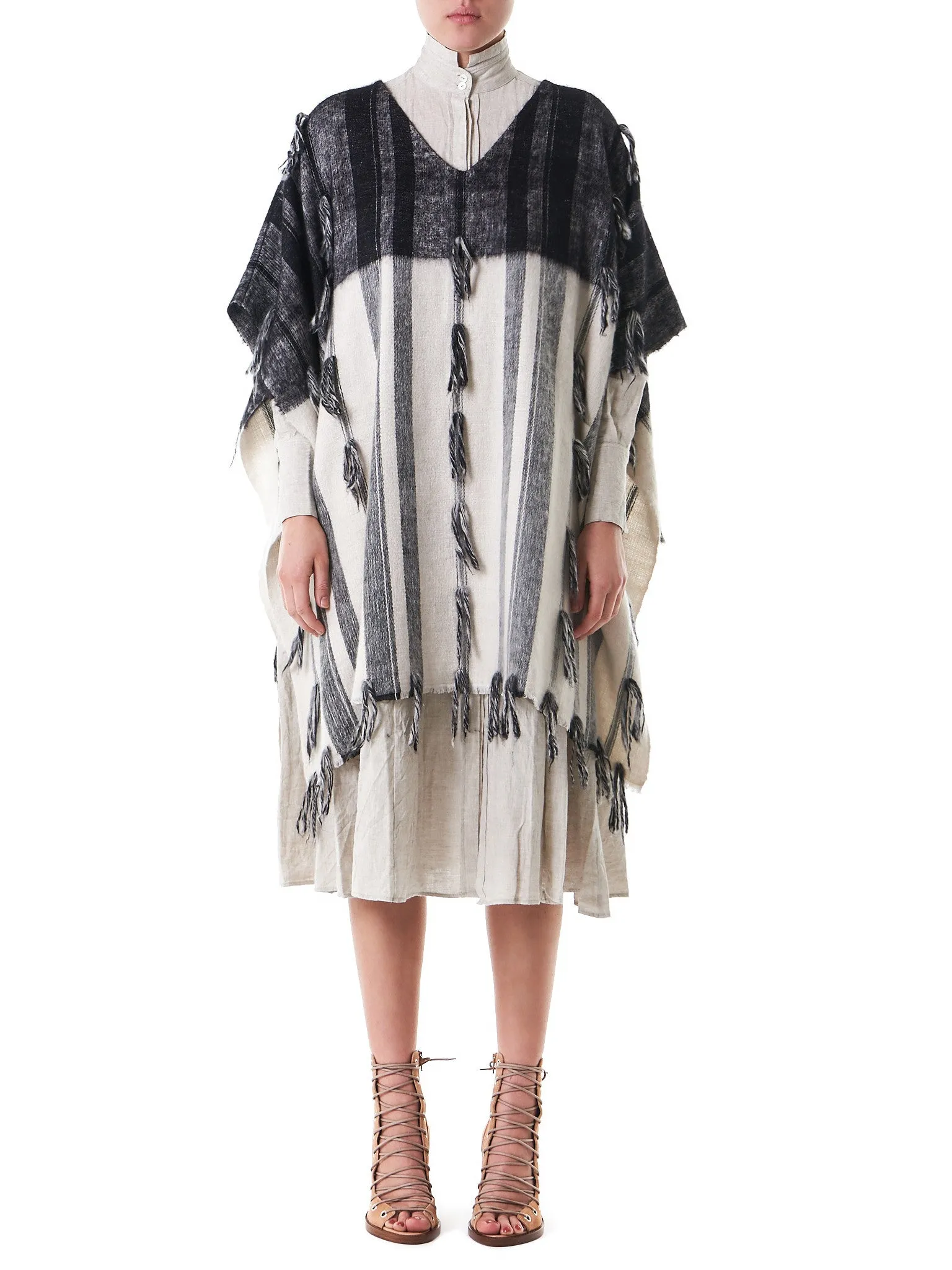 Oversized Poncho (TAPA-PONCHO-BLACK-WHITE)