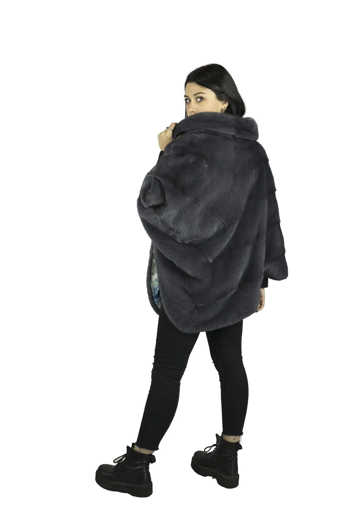 Poncho in mink Lead Grey