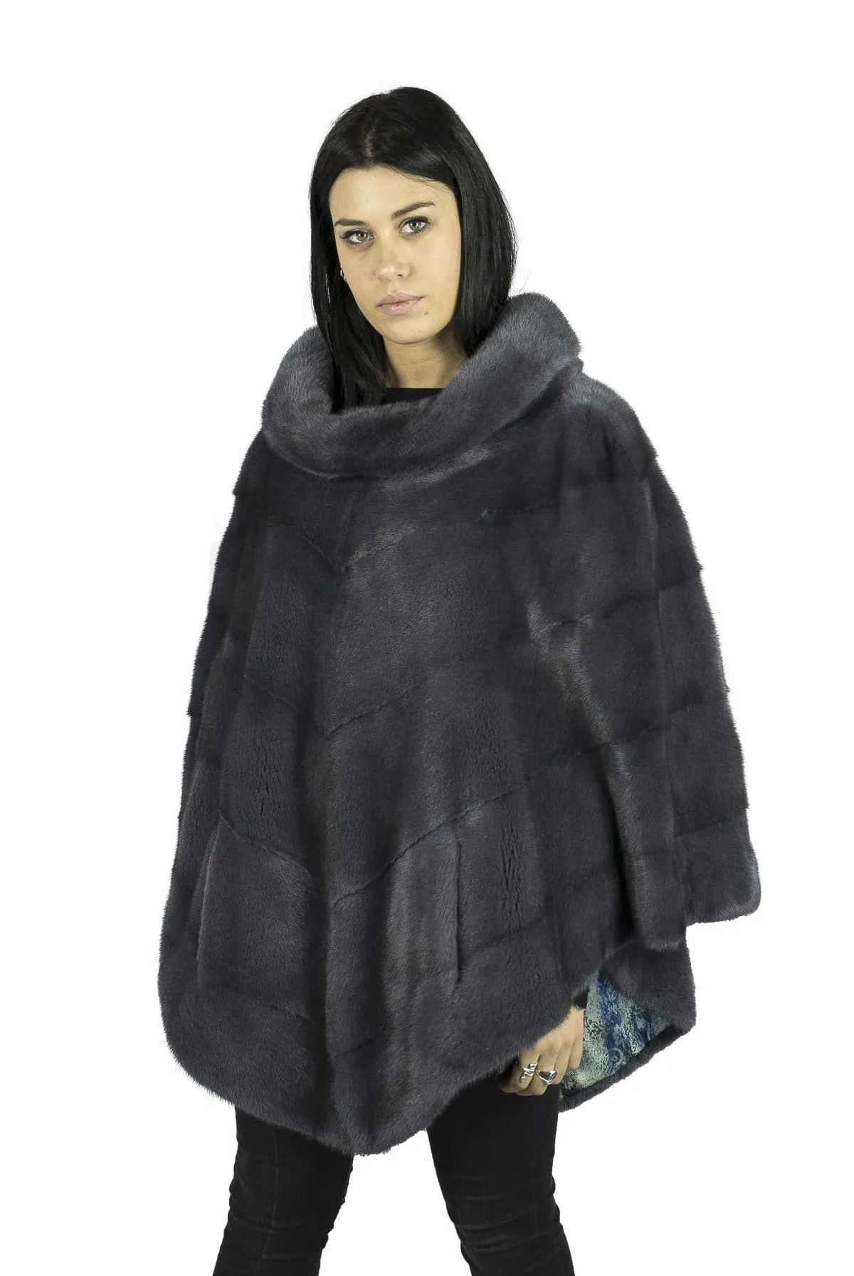 Poncho in mink Lead Grey