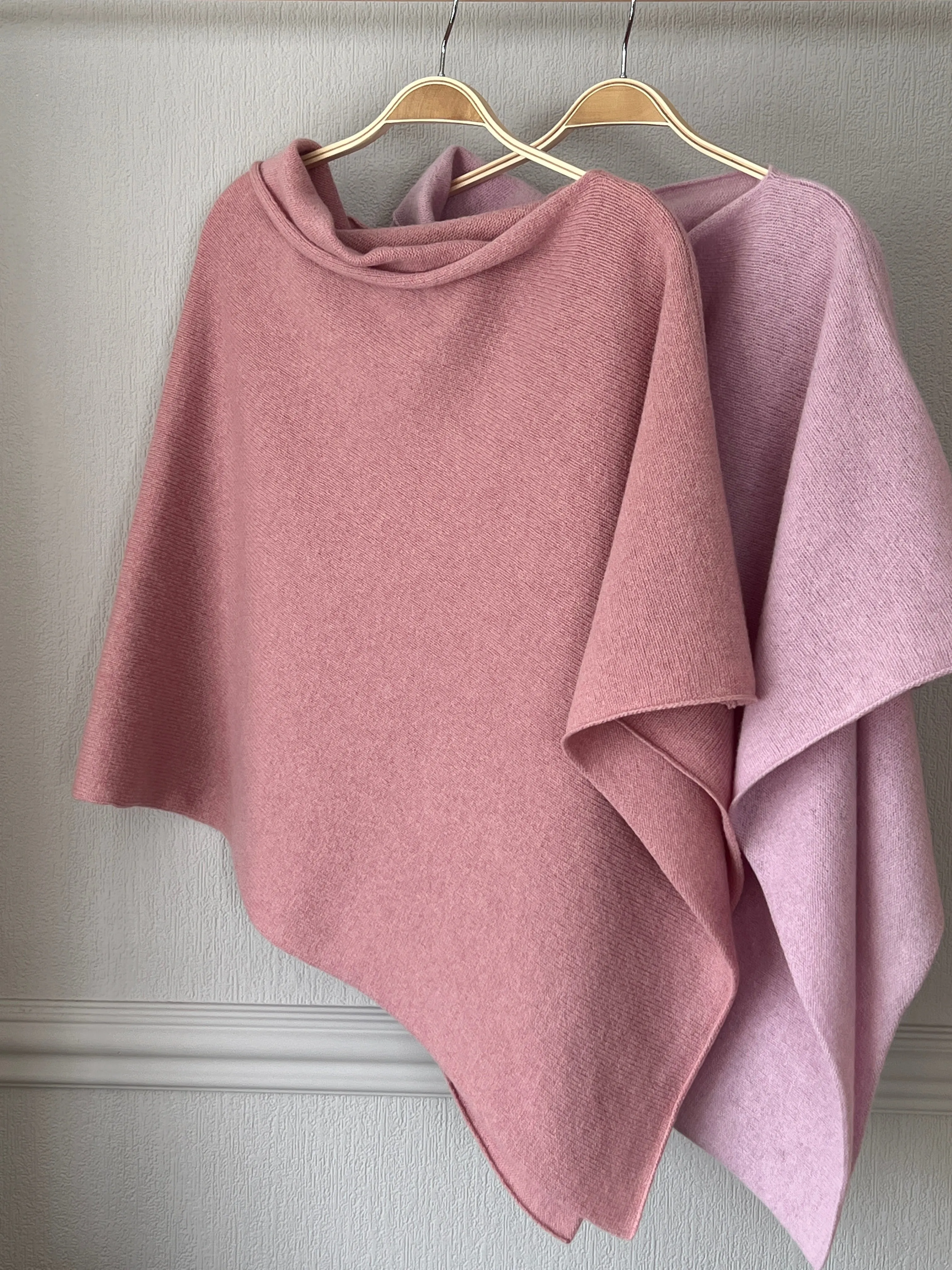 Poncho soft merino lambswool calamine pink