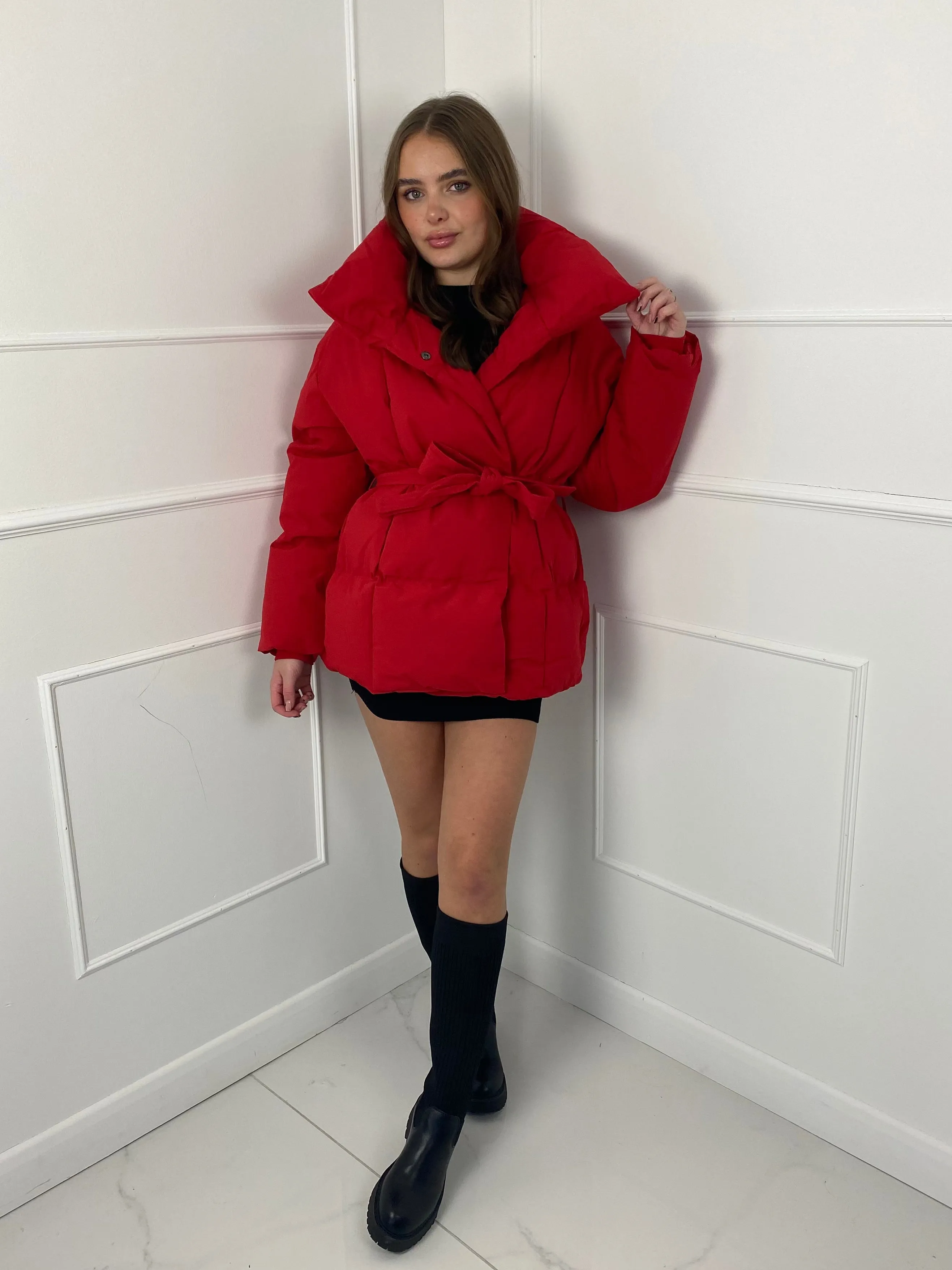 Short Belted Puffer Jacket - Red