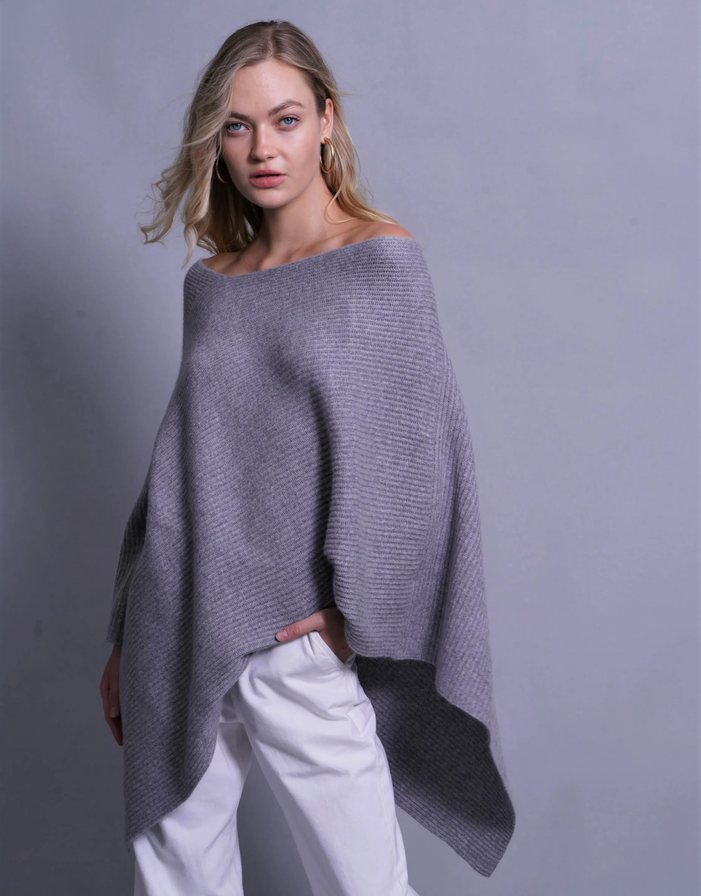 Thick Ribbed Poncho in Derby