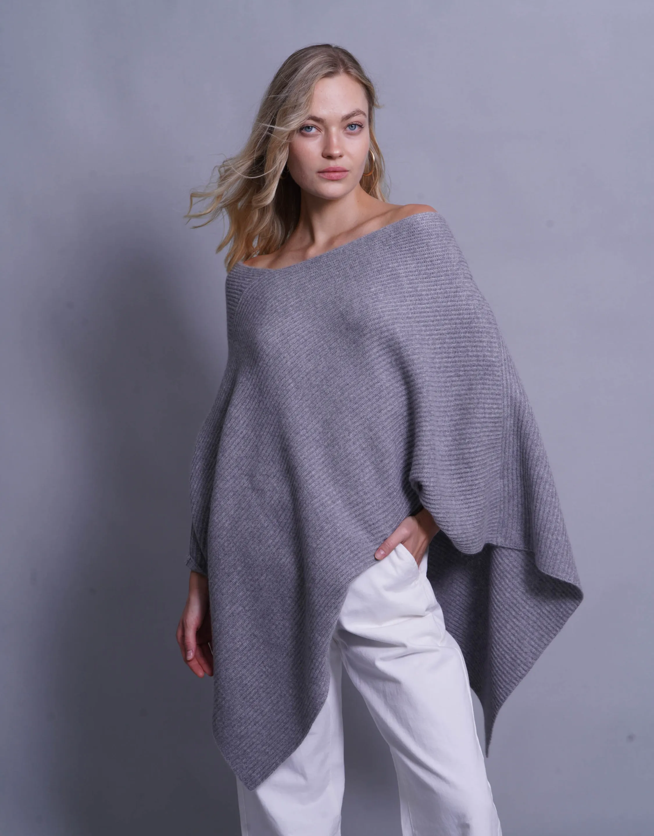 Thick Ribbed Poncho in Derby