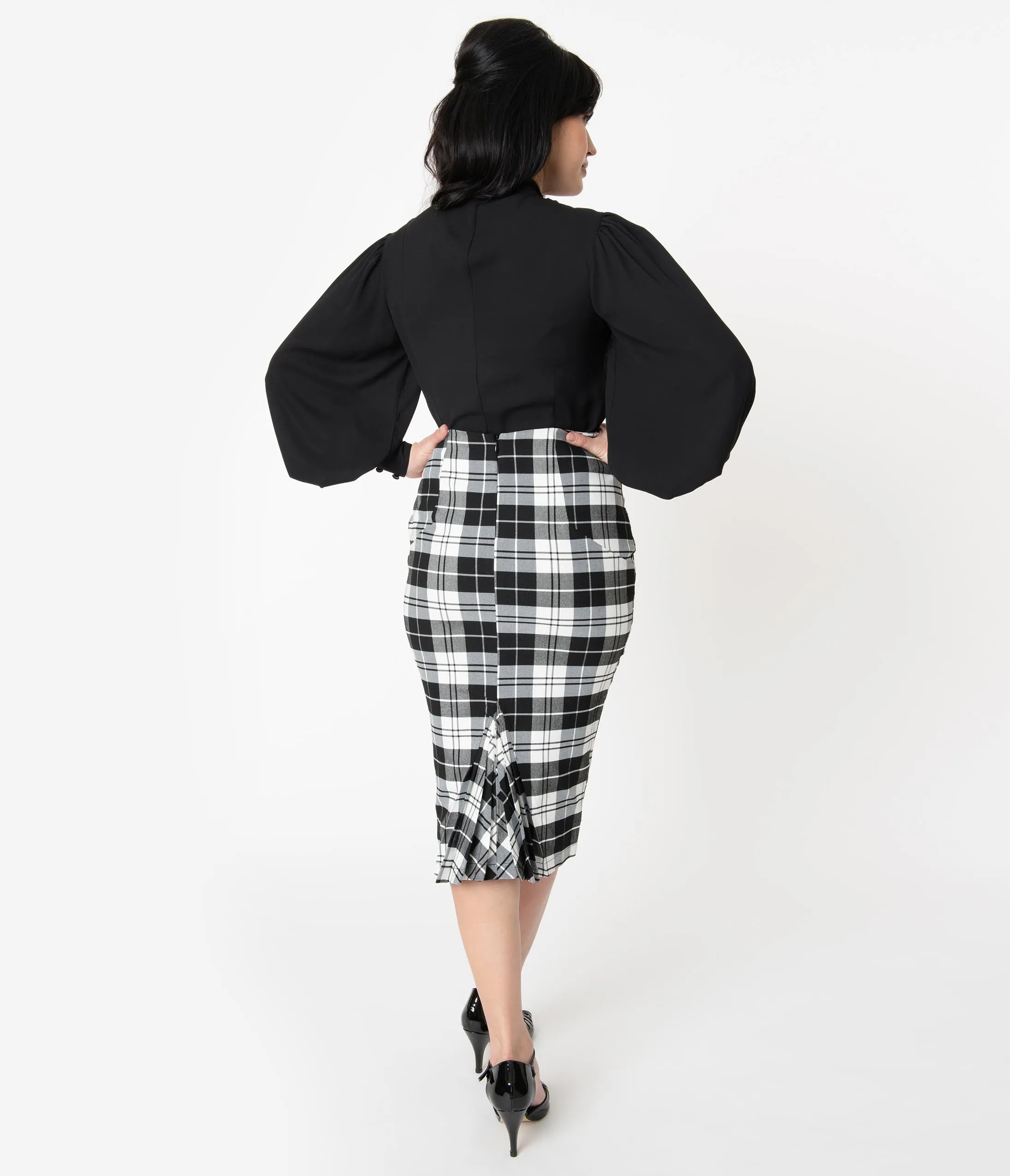 Unique Vintage Black & White Plaid Tracy Wiggle Skirt