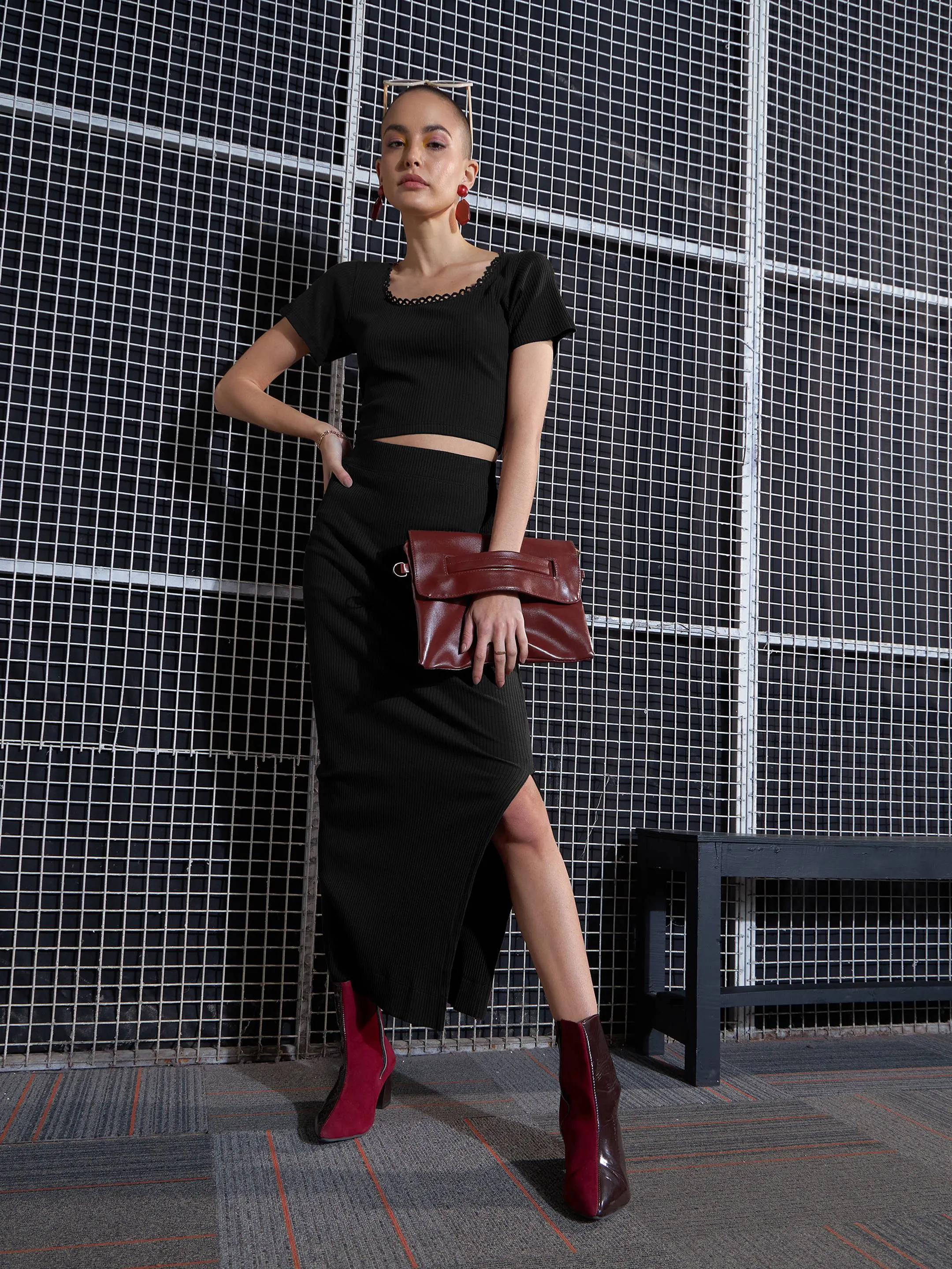 Women Black Rib Pencil Skirt